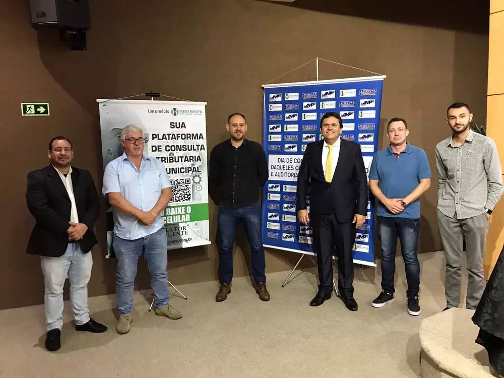 Servidores de Rio Negro participam do Encontro de Auditores e Fiscais de Tributos Municipais do Paraná